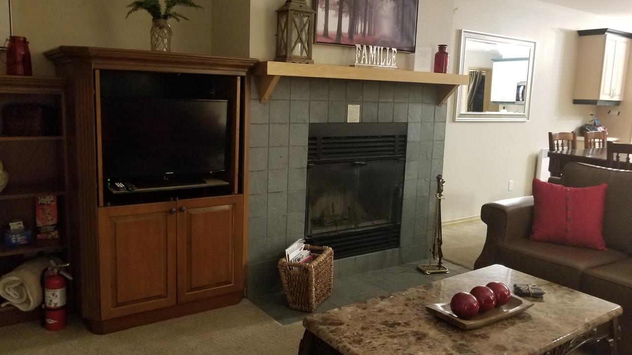 مونت تريمبلانت 2 Bedroom Condo In Pedestrian Village By Amazing Property Rentals المظهر الخارجي الصورة